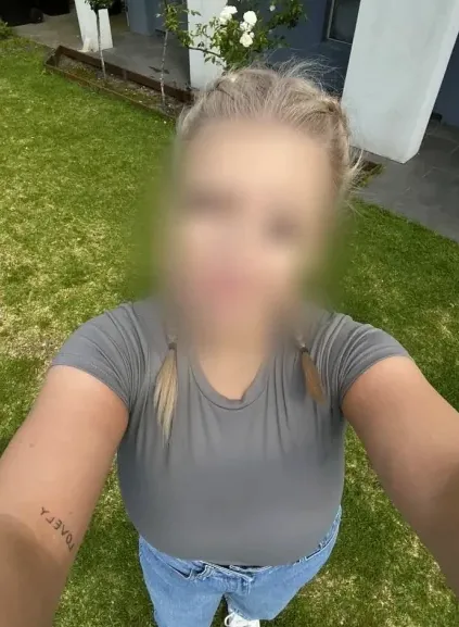 Andrea, 30