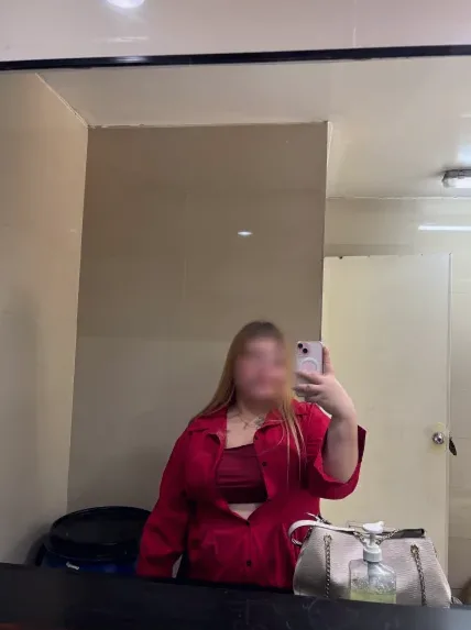 Andrea, 26
