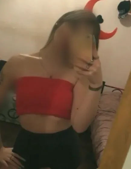 Bernadette, 32