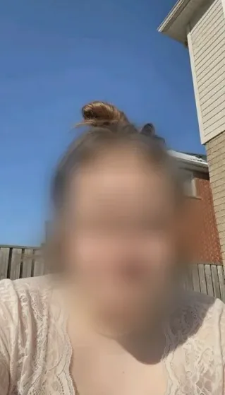 Bernadette, 37