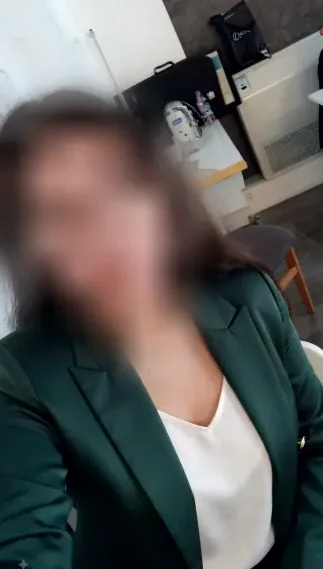 Daniela, 27