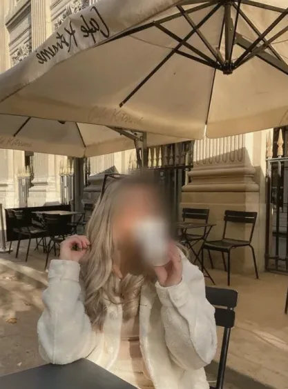 Emma, 32