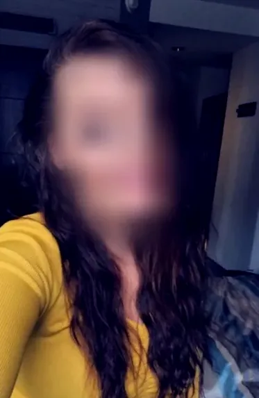 Helena, 35