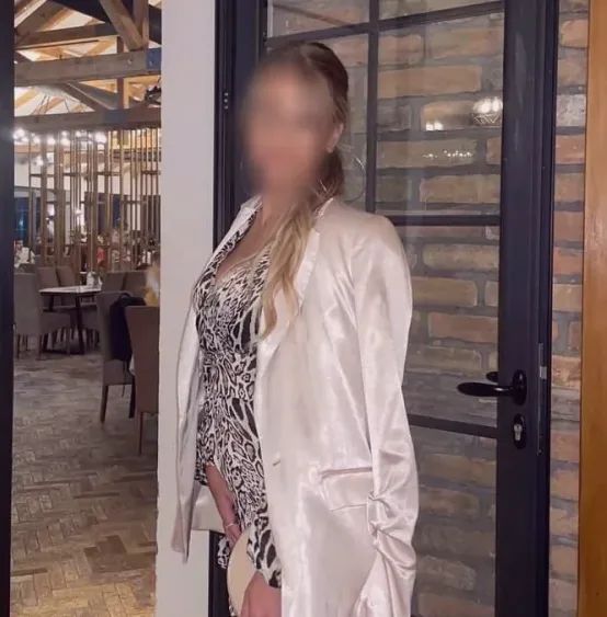 Sina, 25
